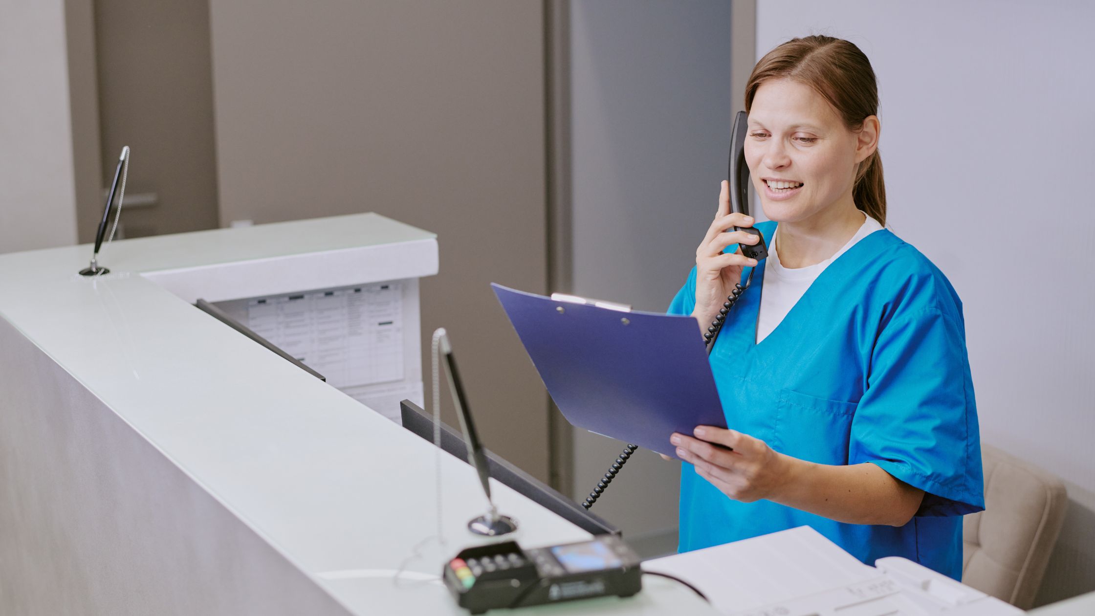 Inside a Modern Healthcare Contact Center: AI, EHR & Patient Experience